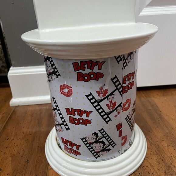 ⚡CLOSET CLEAR-OUT:PRICE DROP⚡Vintage Betty Boop Cookie Jar Tin Ceramic Base 2001 - Picture 6 of 7